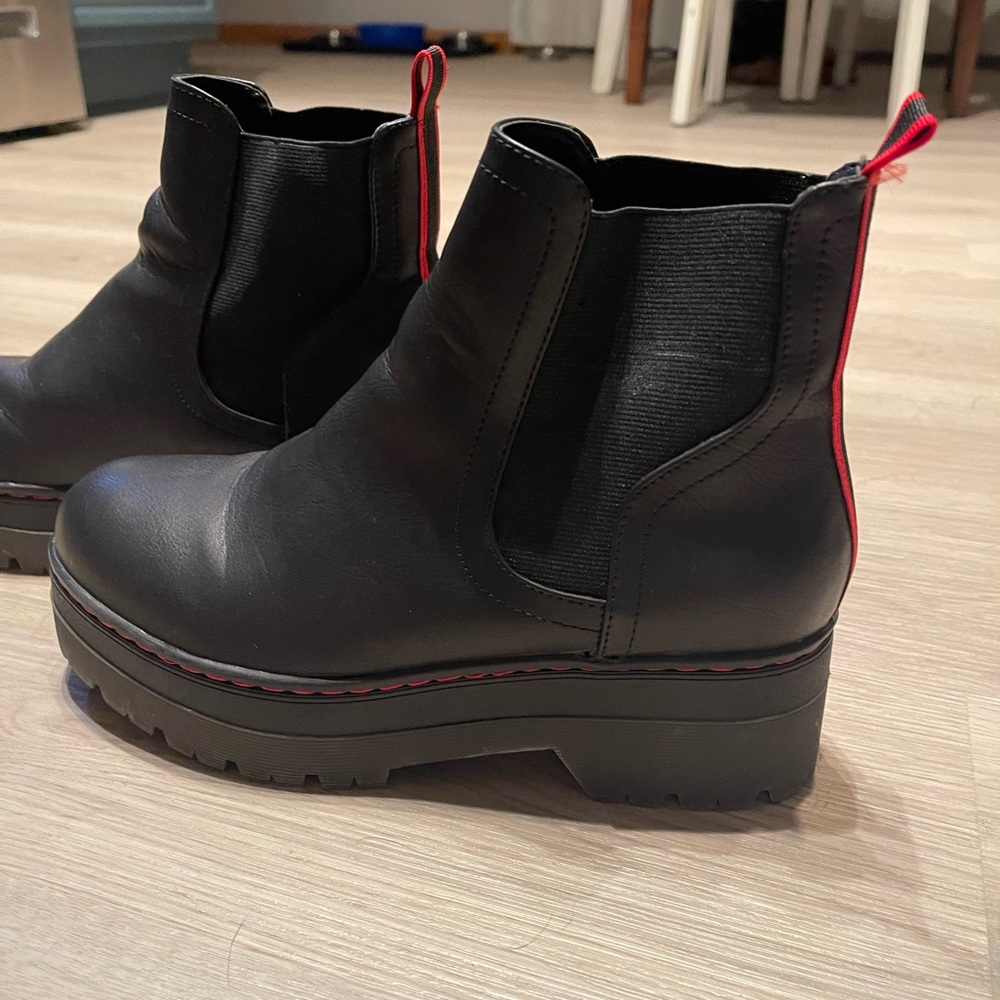 MIA platform Chelsea boot
